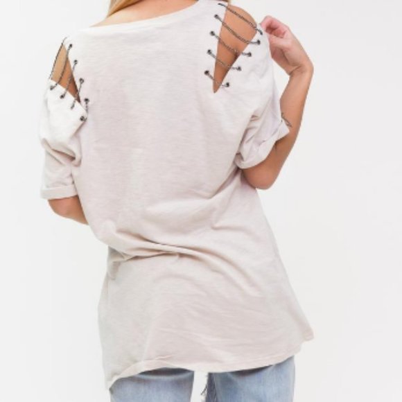 NWT Cold Shoulder V-Neck T-Shirt with Chains - Picture 3 of 4
